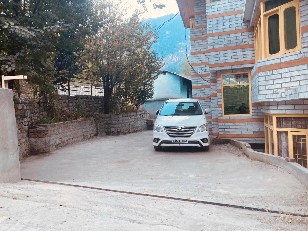 Woods Villa- A Luxury Mountains View Cottages Manāli Exterior foto