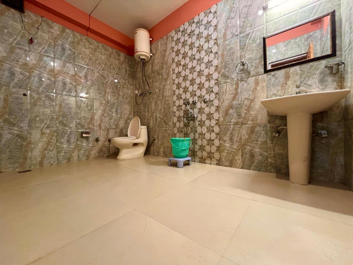 Woods Villa- A Luxury Mountains View Cottages Manāli Exterior foto
